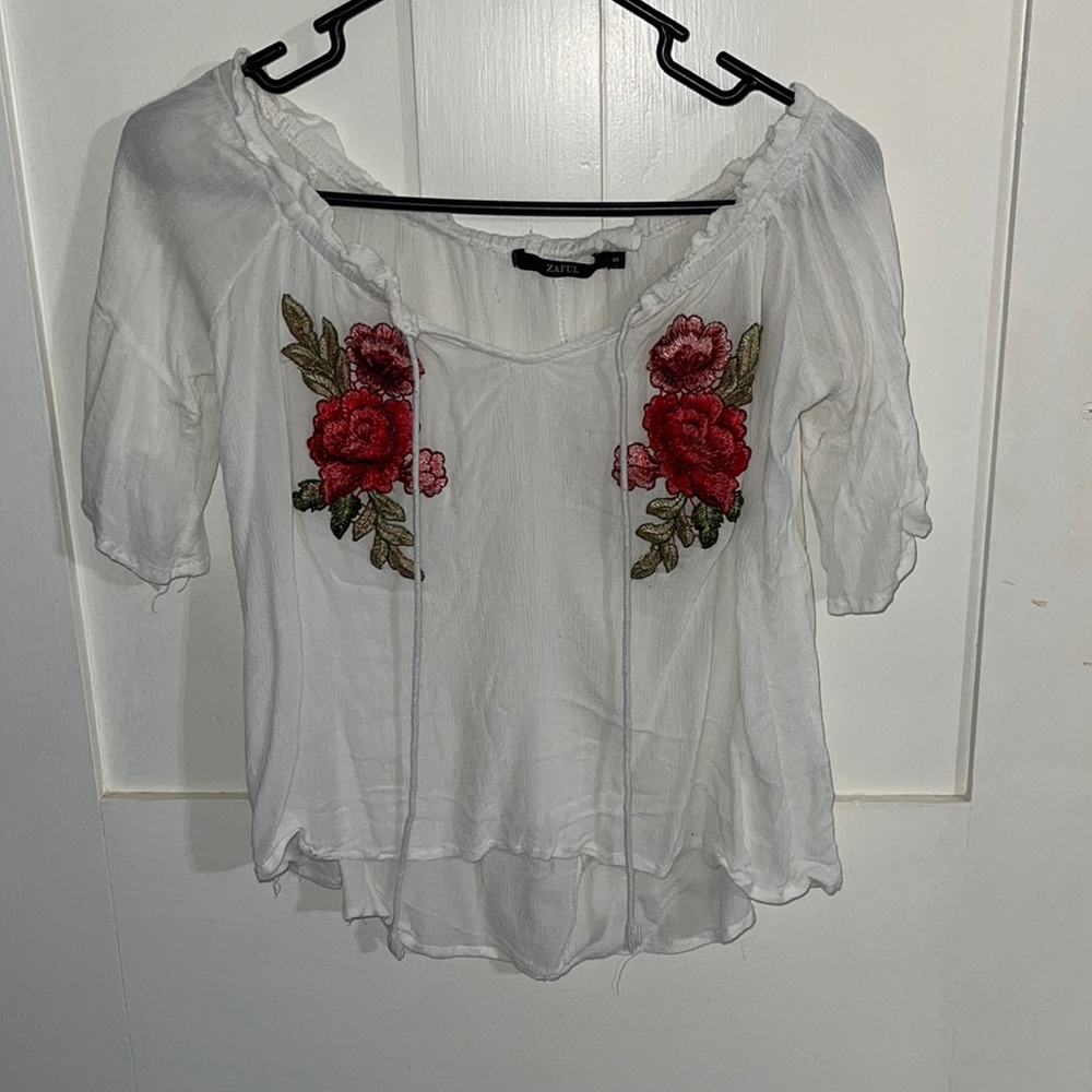 White floral embroidery size small from zaful
